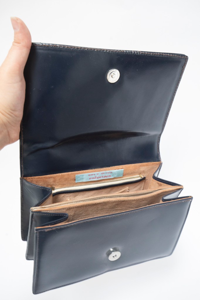 Cute seventies handbag in Navy Leather