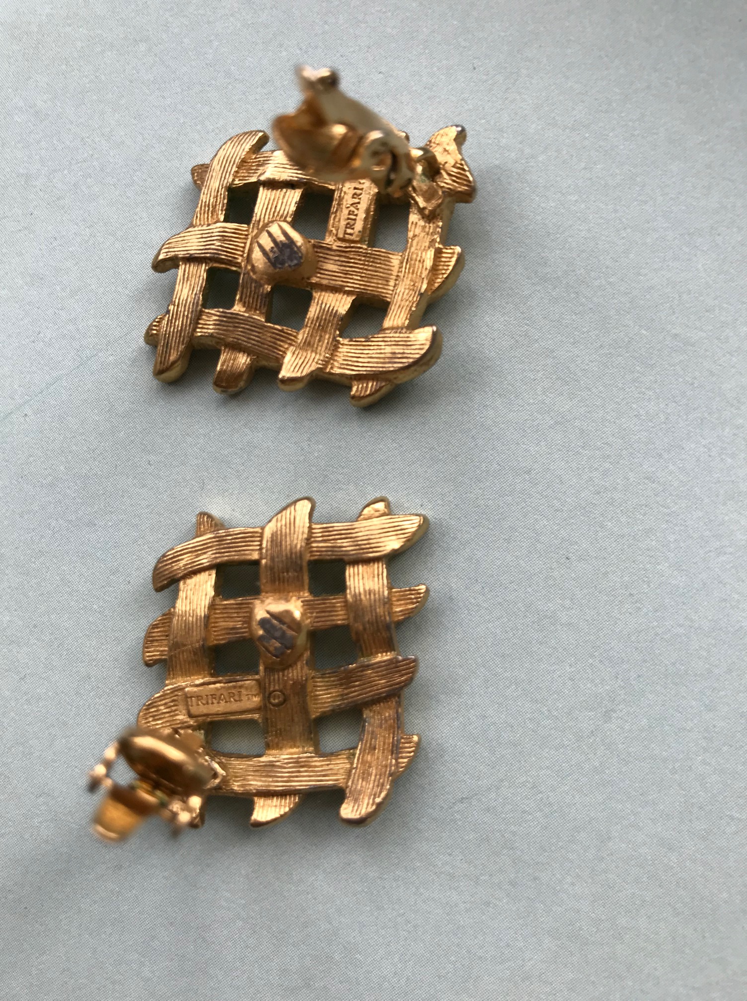 vintage 50s trifari clip on earrings diamondshaped