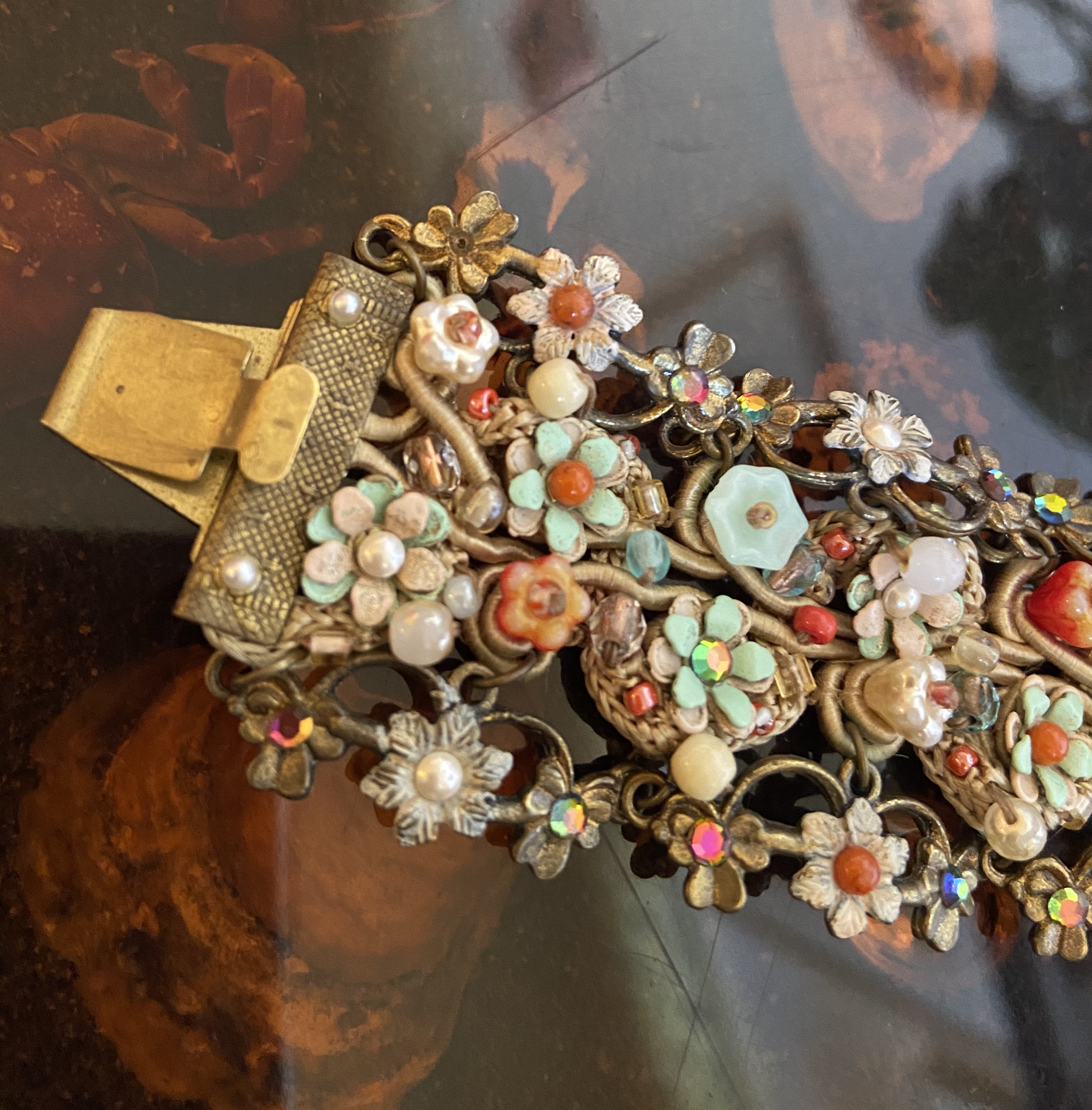 Armband antiek bloemetjes