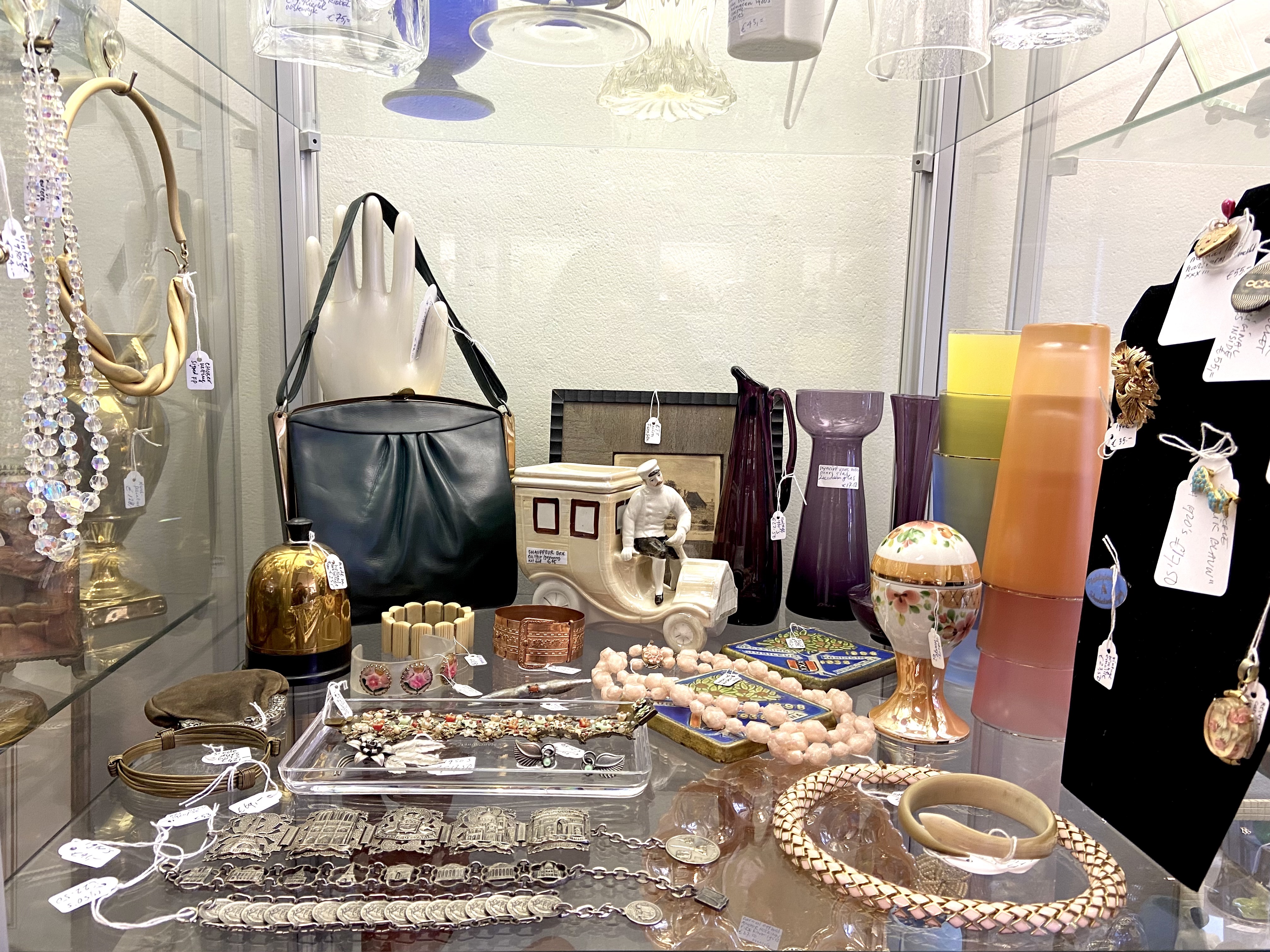 antiekcentrum amsterdam vitrine 402 feb 22