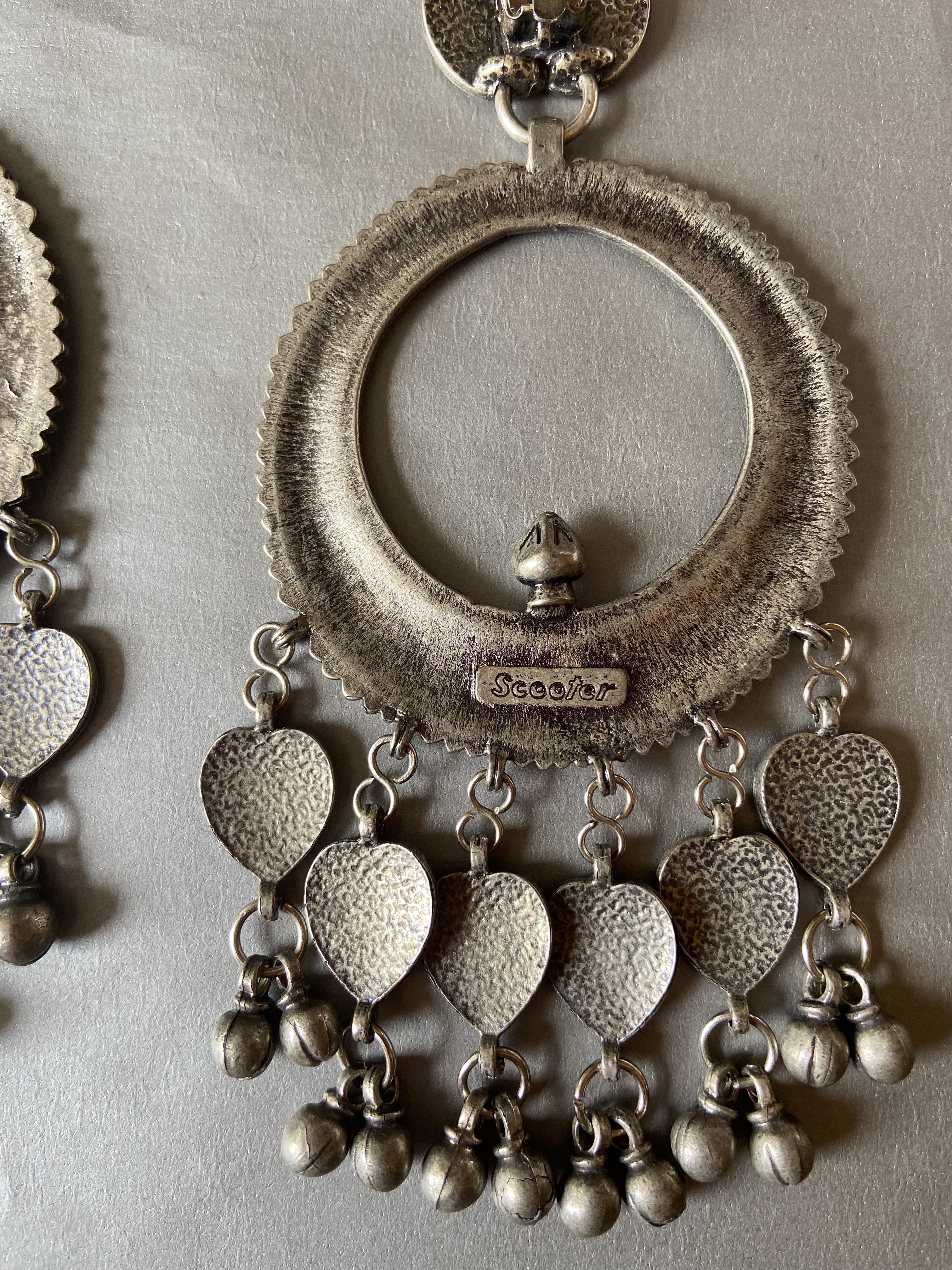 scooter-paris-chandelier-oorbellen-hart