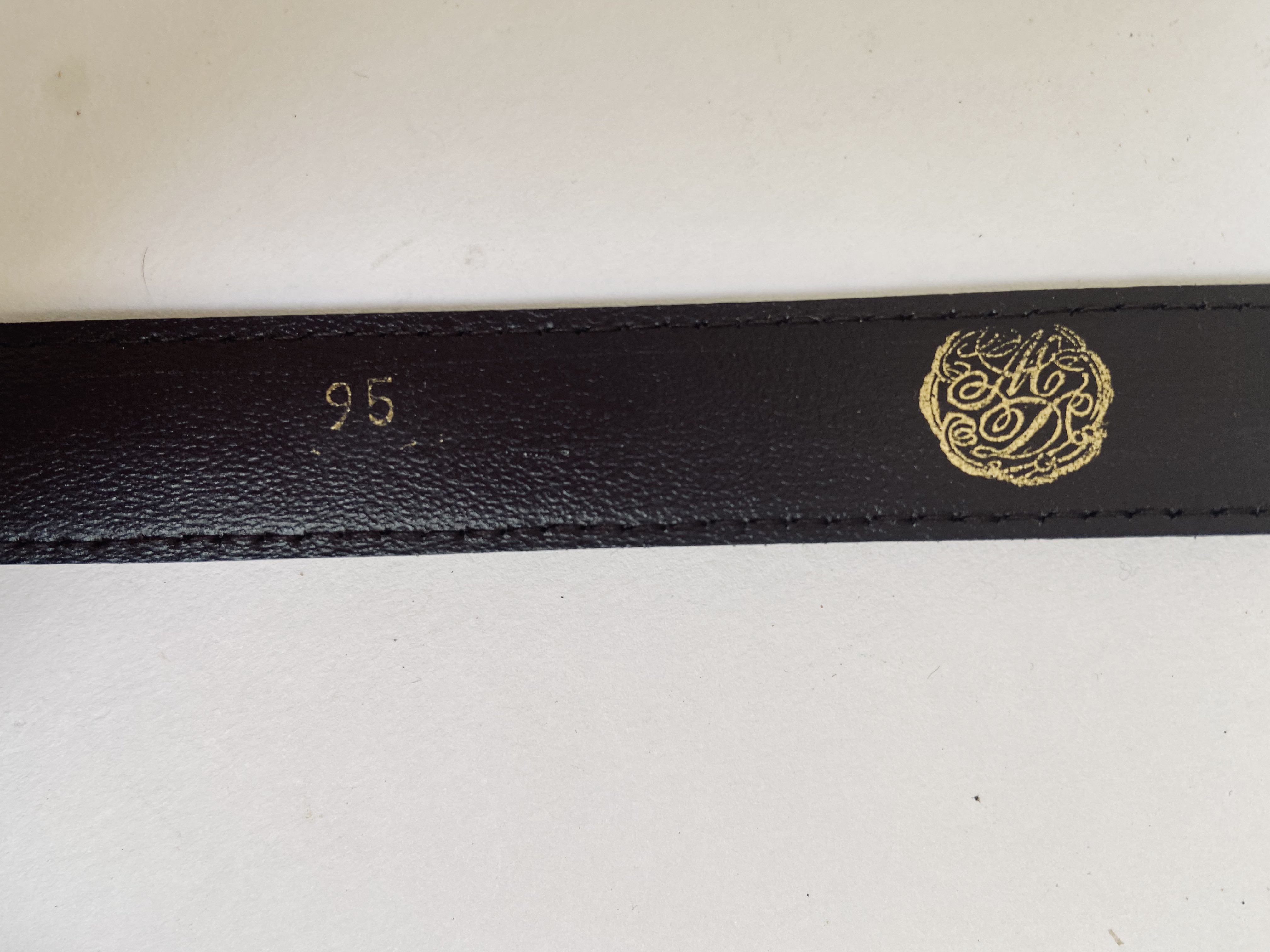 Vintage grijze riem met goudkleurige krokodil gesp