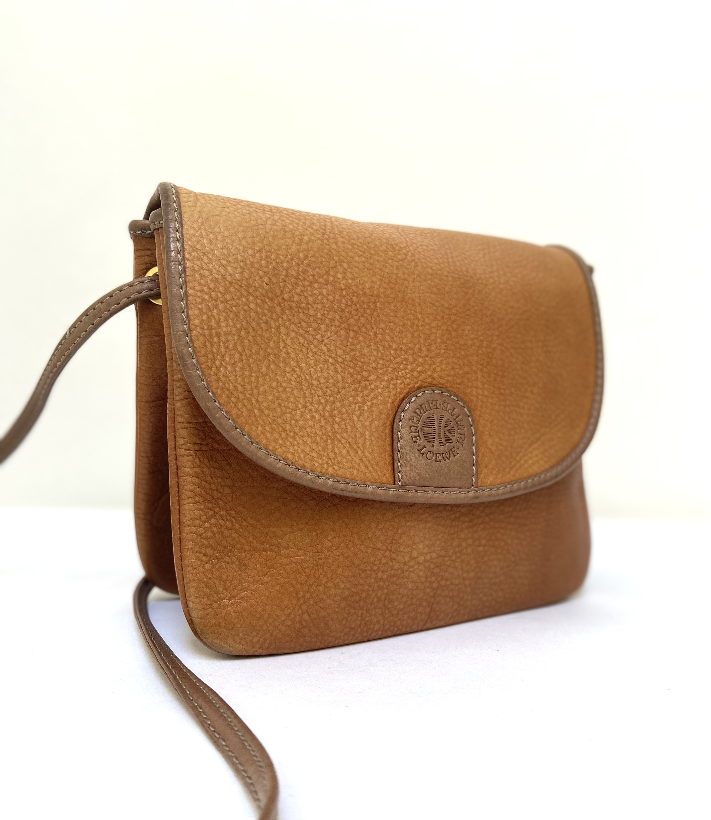 Enrique Loewe Knappe vintage tas – Friperie Jansen 2023