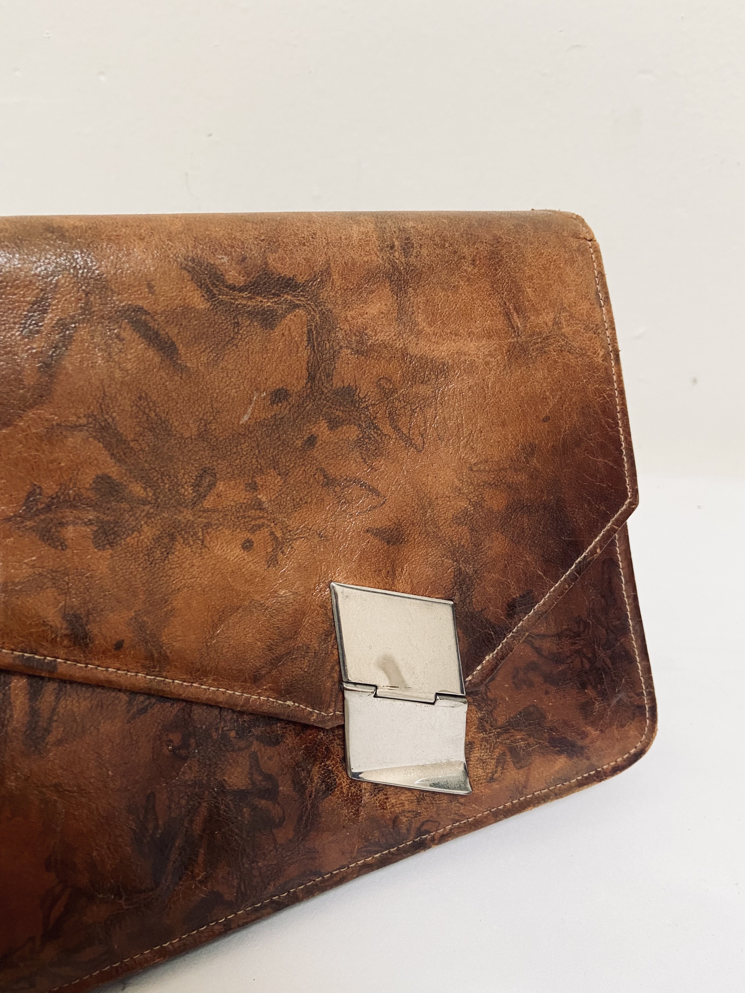 vintage tasje geprint leer 1930s a-symmetrische sluiting